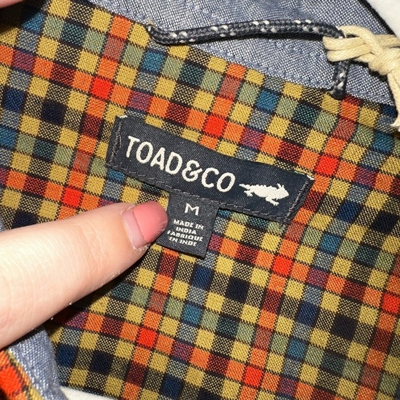 NWT Toad&Co Airscape Red and Green Casual plaid Button Down Shirt M - Picture 3 of 8